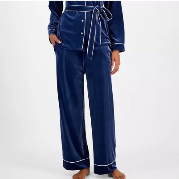 INC Women's Blue Velvet pajama set - Picture 4 of 5